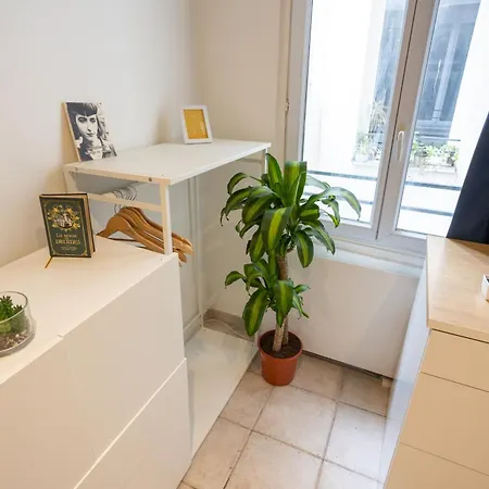 En Plein Coeur De Deuxieme Arrondissement Quartier Montergueil Chatelet *